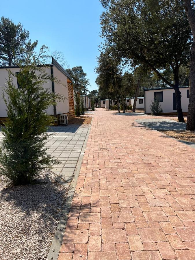 Mobile Home La Vida Biograd Na Moru Ngoại thất bức ảnh