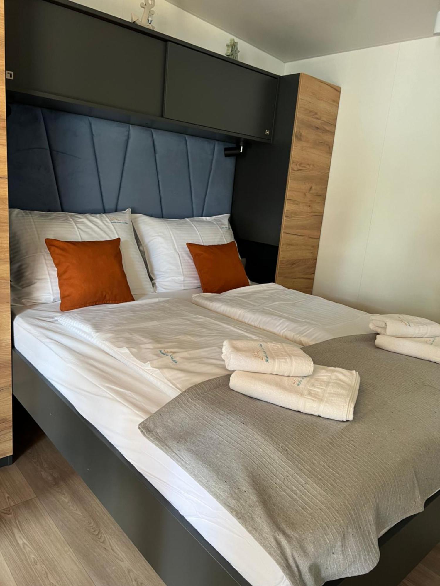 Mobile Home La Vida Biograd Na Moru Ngoại thất bức ảnh