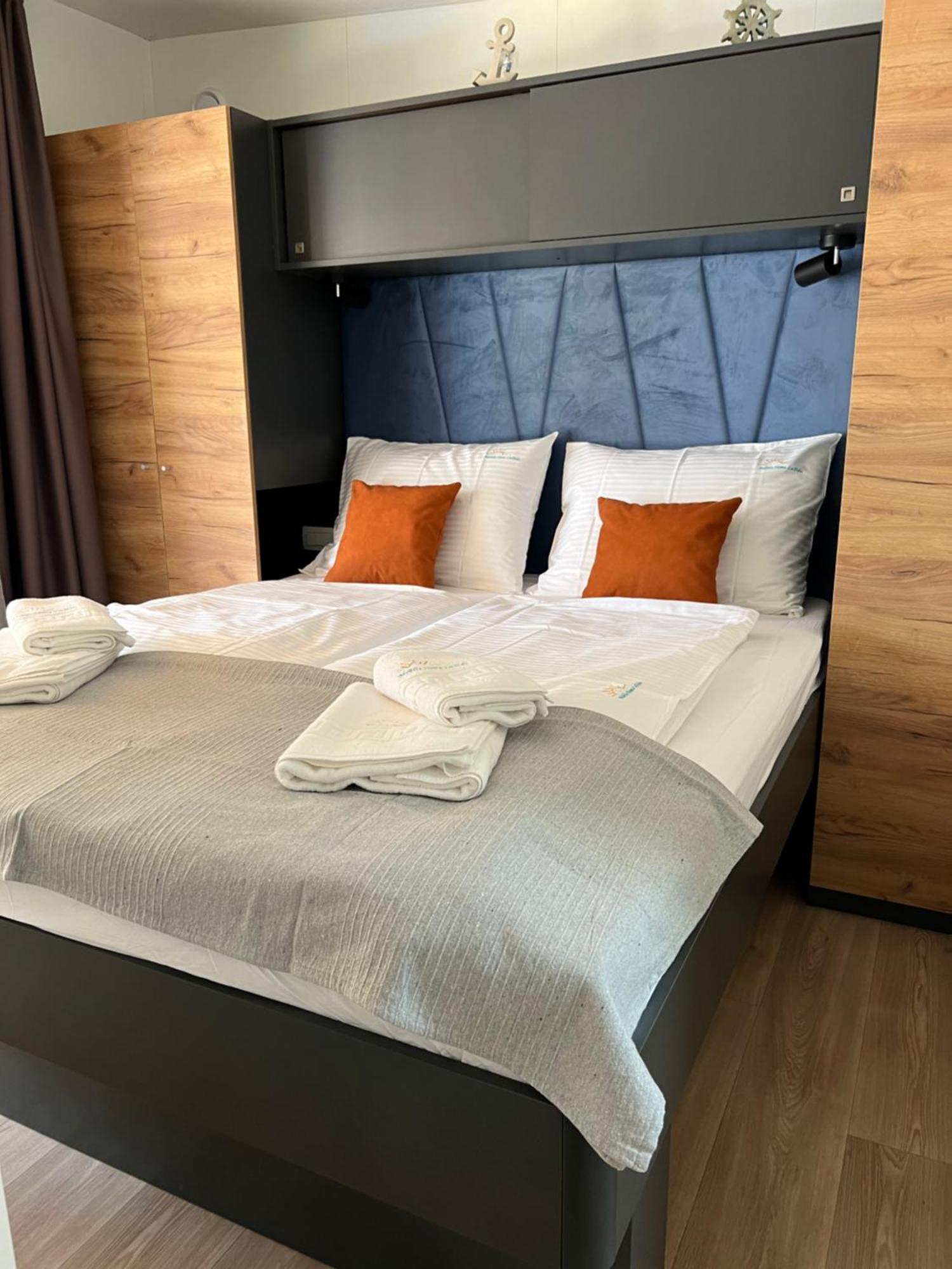 Mobile Home La Vida Biograd Na Moru Ngoại thất bức ảnh